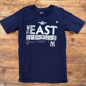 Genuine Merchandise Yankees 2022 Division Champions Navy Kids Shirt‎ M 10/12 EUC